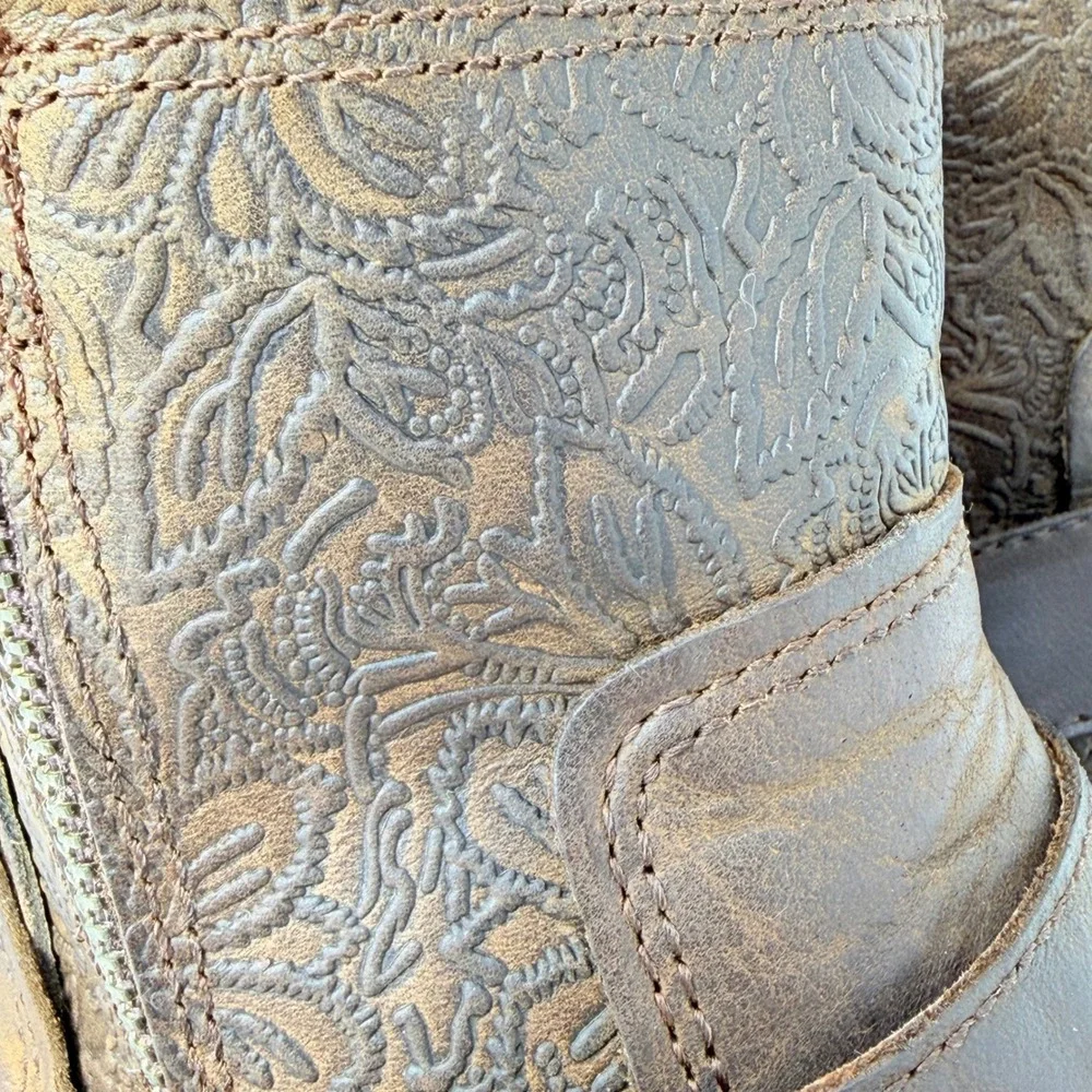 Comfortiva brown leather